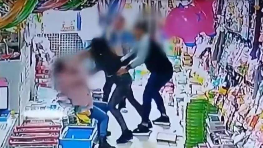 Video capta brutal golpiza de pareja de ambulantes a locataria china en Barrio Meiggs