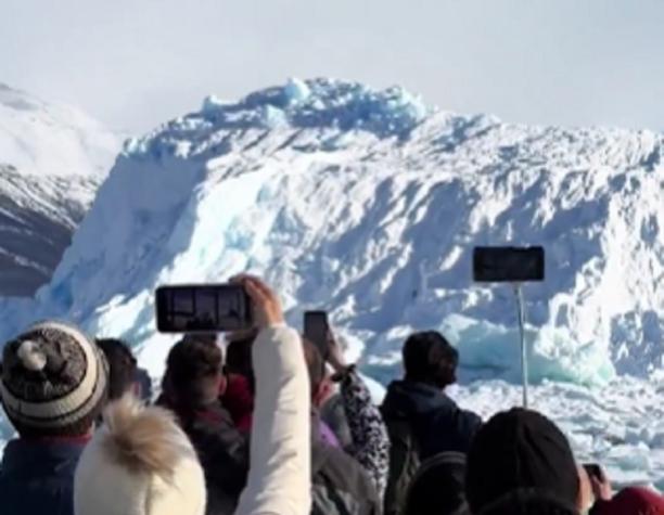 Turistas captan instante en que un iceberg se desplaza en parque nacional argentino
