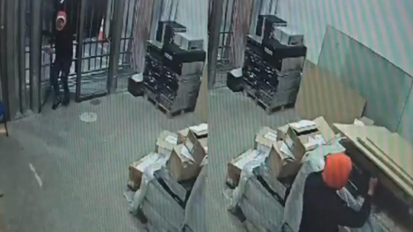 Cámaras de seguridad captan el momento en que solitario ladrón ingresa a robar a oficina de Codelco