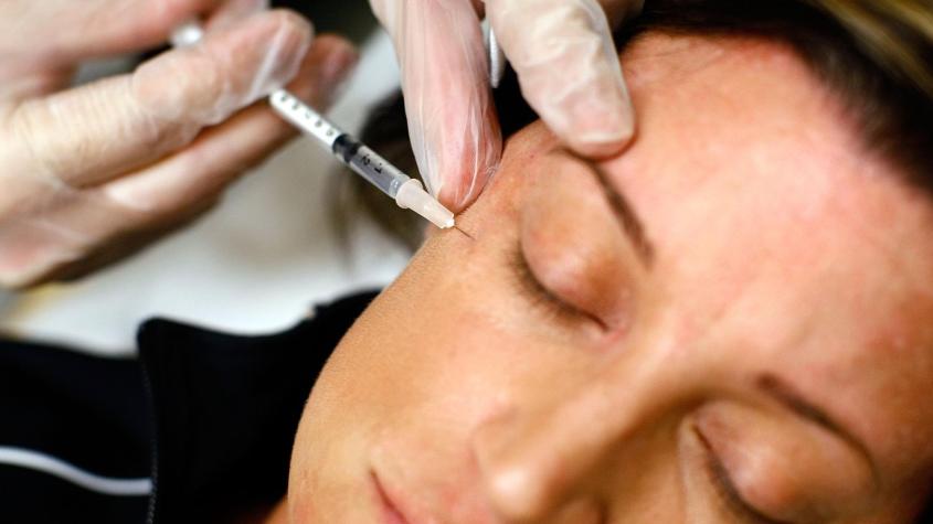 Estudio establece que vacuna contra el COVID-19 y la mascarilla afectan el efecto del bótox en el rostro