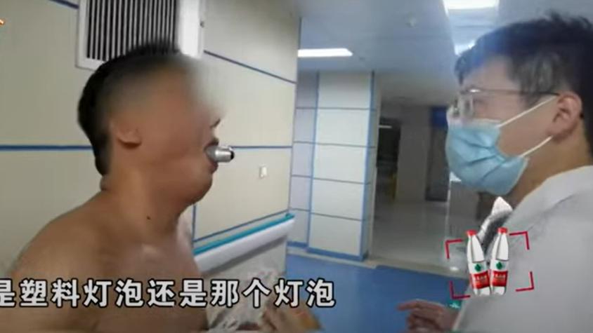 Hombre intentó reto viral y terminó en urgencias con una ampolleta atorada en la boca