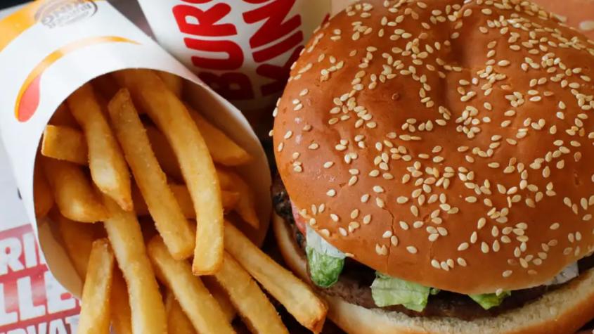 Demandan a Burger King por "engañoso" tamaño de sus hamburguesas Whopper