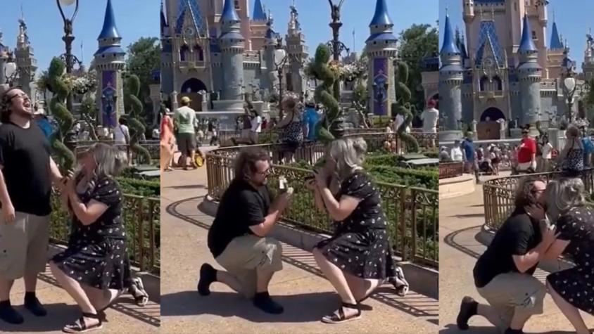 Como en los cuentos de hadas: Mujer le pide matrimonio a su pareja en Disney y él le responde con emotiva sorpresa
