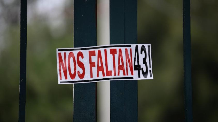 Familiares de 43 jóvenes desaparecidos en México acusan falta de información en investigaciones