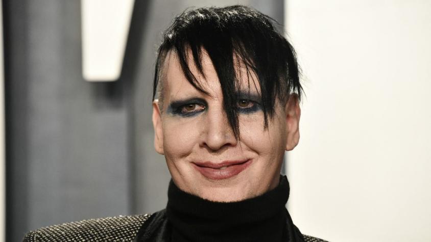 Condenan a Marilyn Manson por escupir y sonarse en una fotógrafa en pleno concierto