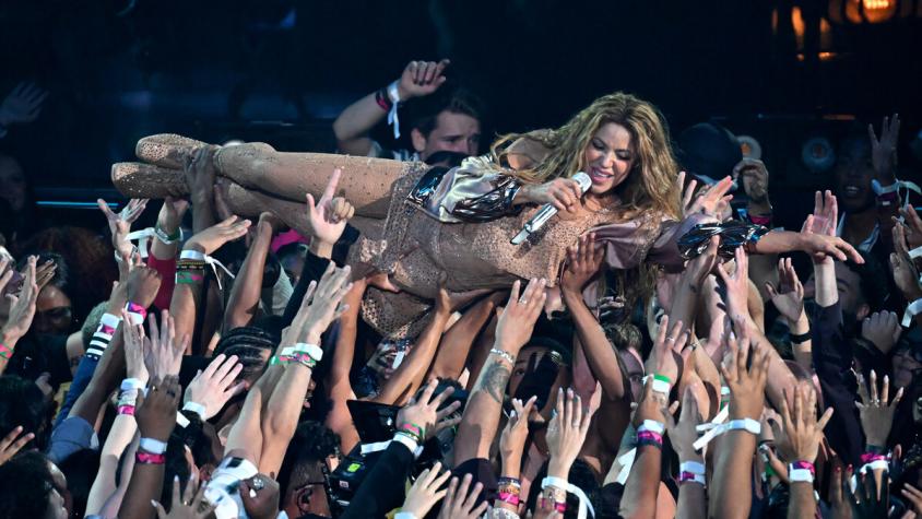 Desde "Te aviso, te anuncio" a "TQG": La presentación de Shakira en los últimos premios MTV