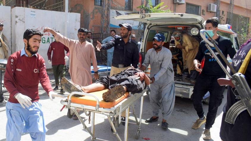 Al menos 25 personas mueren tras ataque suicida en procesión religiosa en Pakistán