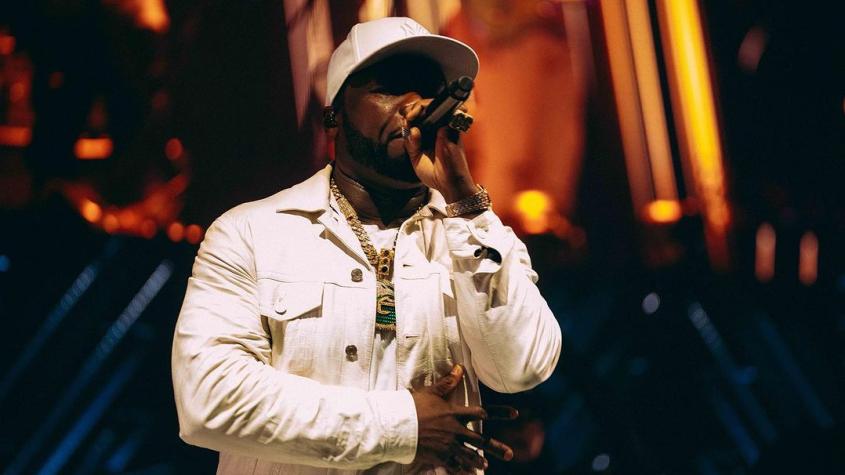 Rapero 50 Cent golpea a fanática en pleno concierto: Enfrentará acciones judiciales