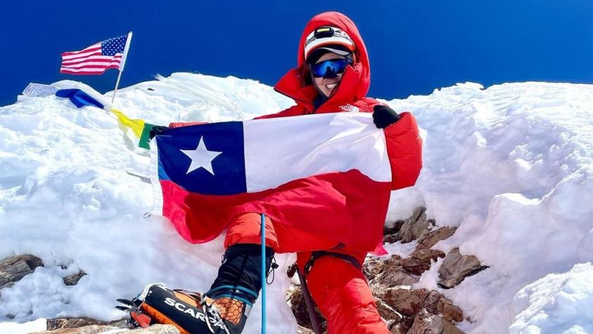 Con 26 años: Janice Rot es la primera chilena en subir el Manaslu sin oxígeno ni guías 