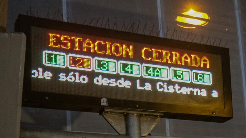 Metro de Santiago restablece servicio en Línea 2 tras cierre de estaciones