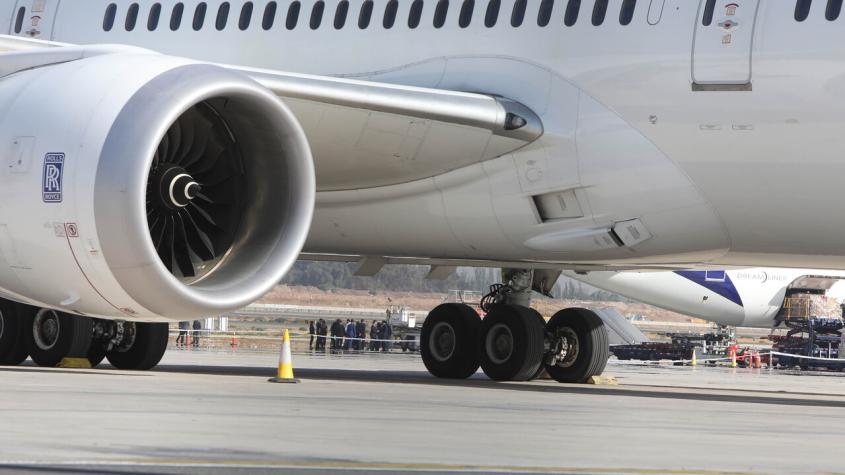 Era salbutamol: Evacúan avión en Aeropuerto de Santiago tras falso aviso de bomba de pasajero