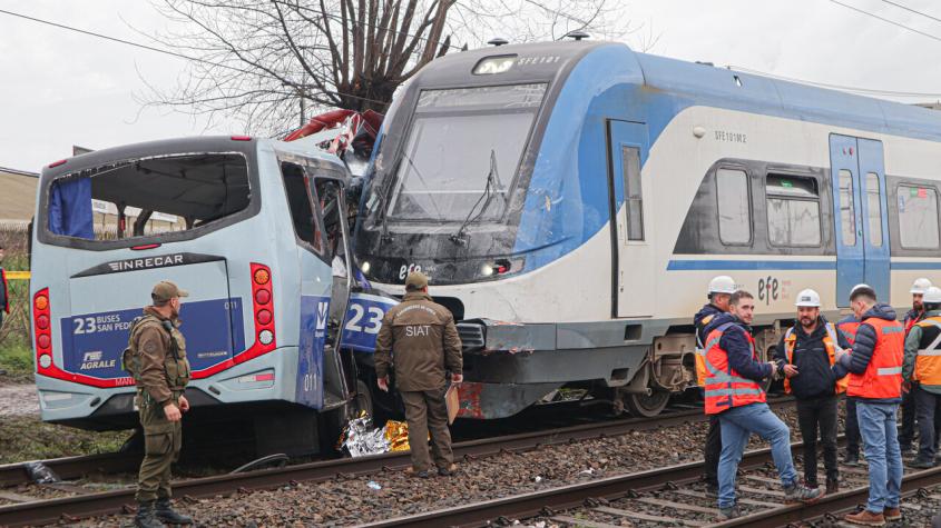 “Pensé que se iba a dar vuelta”: El dramático testimonio de pasajeros de tren tras fatal accidente en San Pedro de la Paz “Pensé que se iba a dar vuelta”: El dramático testimonio de pasajeros de tren tras fatal accidente en San Pedro de la Paz