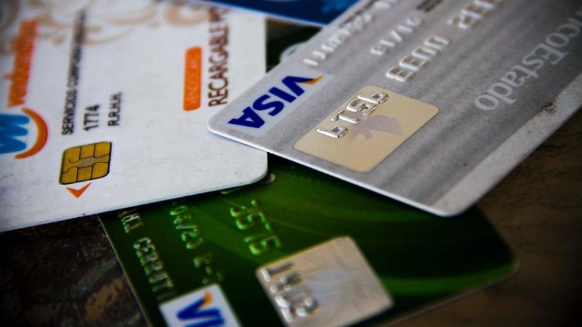 Dólar a $900: ¿Qué hago con la tarjeta de crédito internacional?