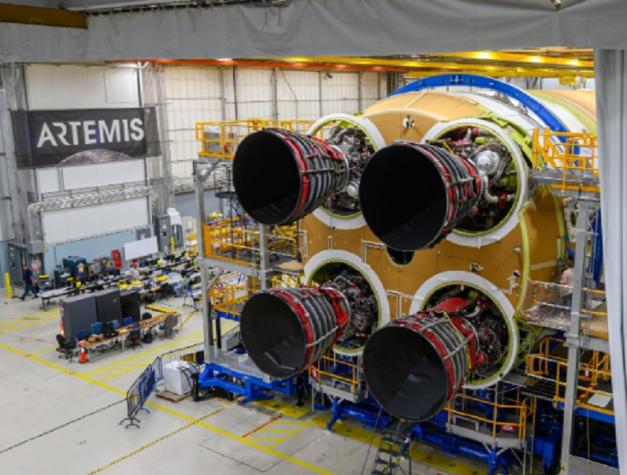 Motores instalados: Cohete de la NASA llevará grupo de astronautas a la Luna