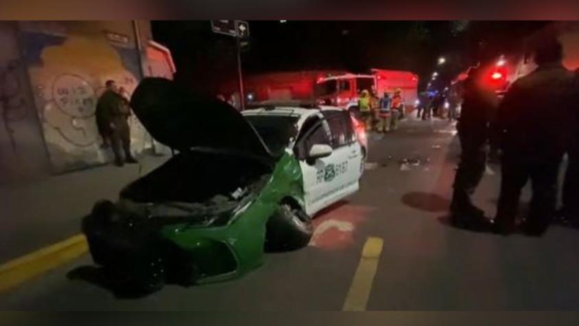 Auto no respetó señal de pare y chocó a patrulla de Carabineros en Concepción