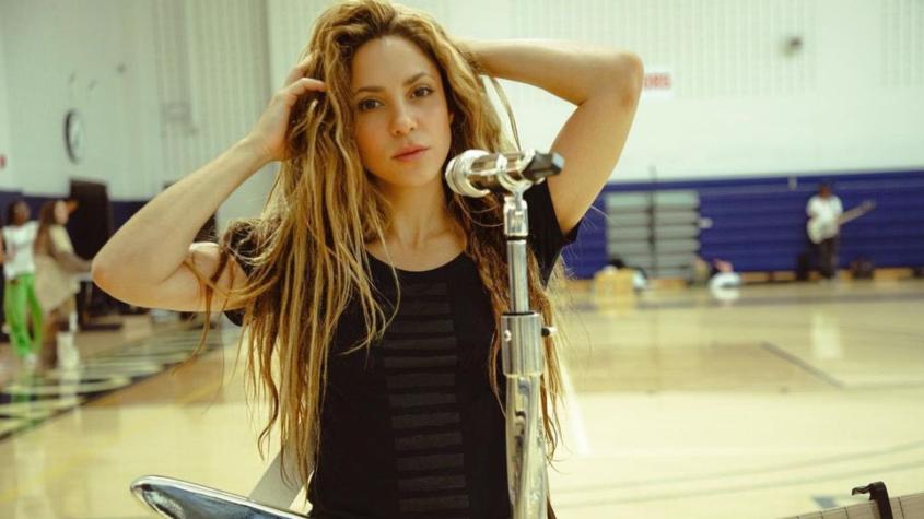 ¡No envejece! Shakira demuestra su impresionante flexibilidad mientras se prepara para show en los VMA