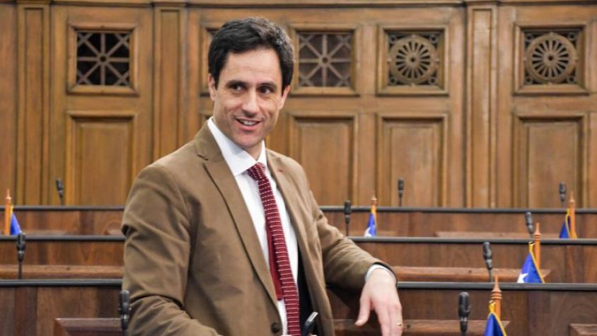 Luis Silva y el giro de Republicanos: “Lo que está votando hoy día el pleno no se ha escrito en piedra” Luis Silva y el giro de Republicanos: “Lo que está votando hoy día el pleno no se ha escrito en piedra”