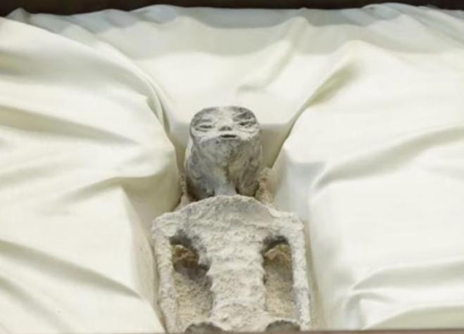 Exponen restos "no humanos" en México que podrían evidenciar existencia de extraterrestres