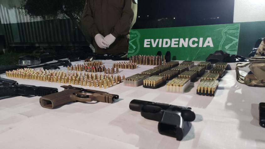La Pintana: Incautaron ocho kilos de cocaína, un fusil de asalto y cuatro pistolas en domicilio