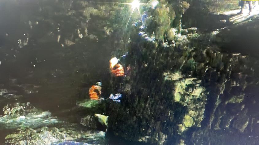 Hombre se lanzó al mar para evitar detención en Iquique: Debió ser rescatado tras ocultarse en una cañería