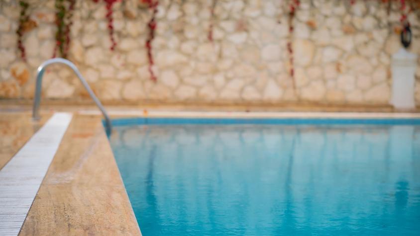 Hijo de militar muere tras caer a piscina en regimiento de Conchalí: Anunciaron investigación sumaria