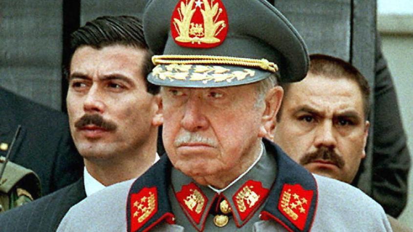 Argentina retira dos condecoraciones a Augusto Pinochet: "No es merecedor de la gratitud de la nación"
