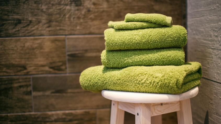 Los grandes peligros a los que te expones por no lavar tus toallas a tiempo