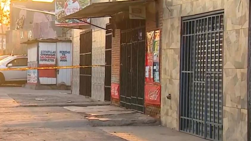 Hombre queda grave luego que turba lo atacara con objetos contundentes en Estación Central