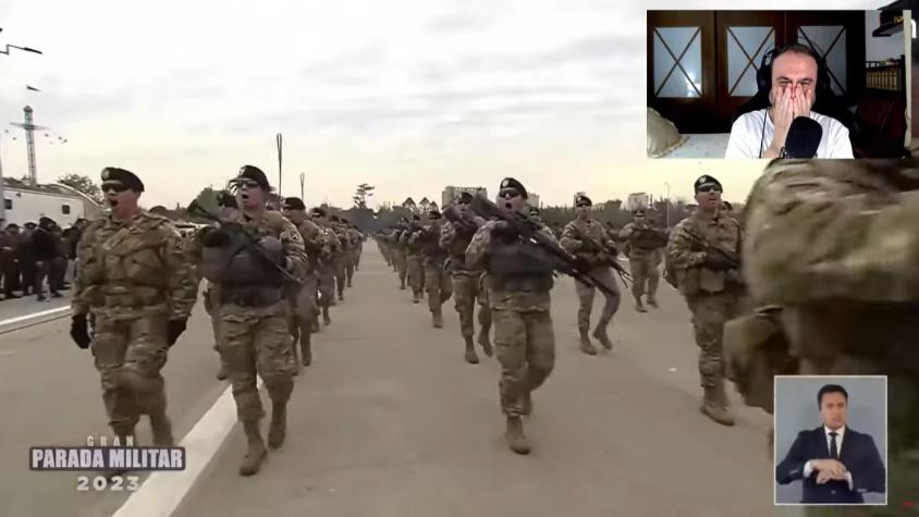 "¡Boric cómo canta!": YouTuber español se emociona hasta las lágrimas al ver la Parada Militar en Chile