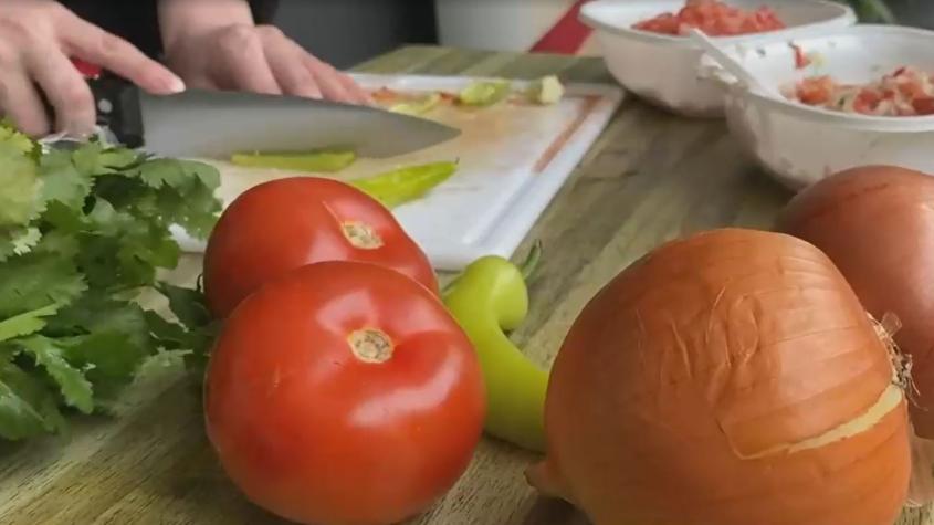 Sube el precio de los tomates y las cebollas: El pebre más caro de todos los "18" 