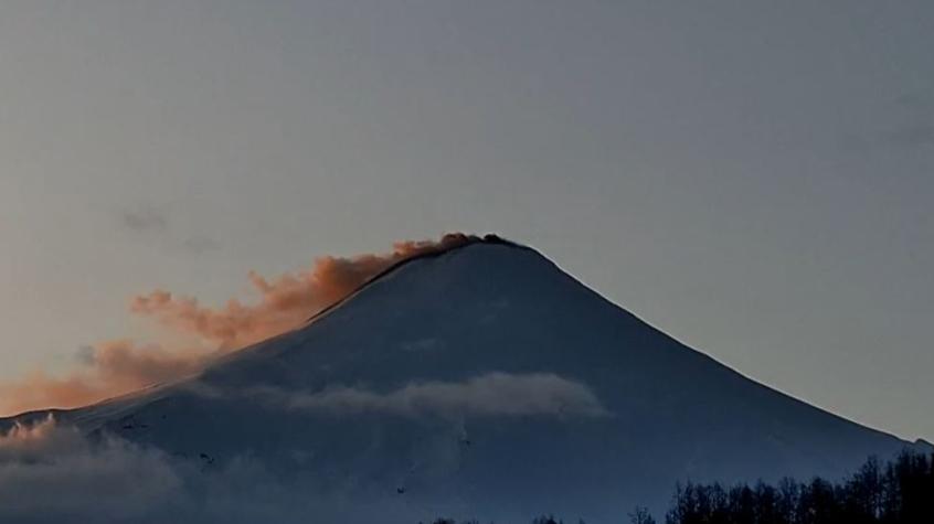 Nueva fumarola en volcán Villarrica: Se mantiene Alerta Naranja