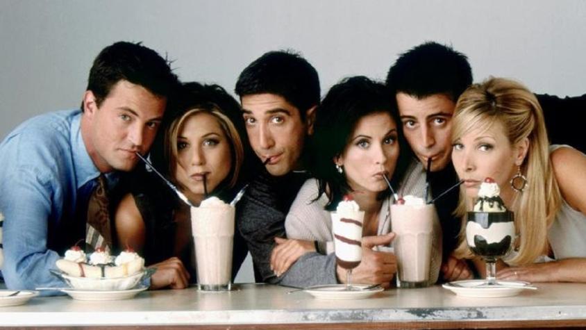 Elenco de Friends rompe el silencio tras muerte de Matthew Perry: "Estamos todos absolutamente devastados"