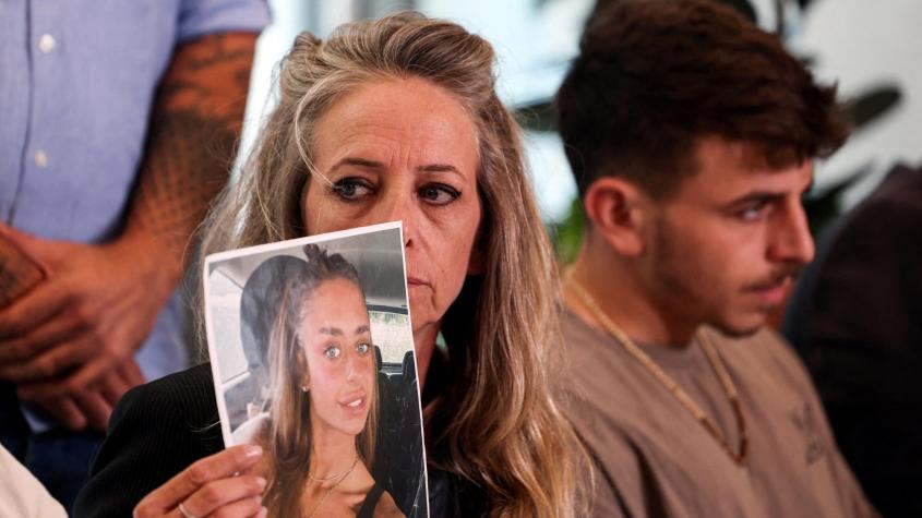 Madre de Mia Schem, la nieta de chileno secuestrada por Hamás: "Tiene aspecto de estar aterrorizada"