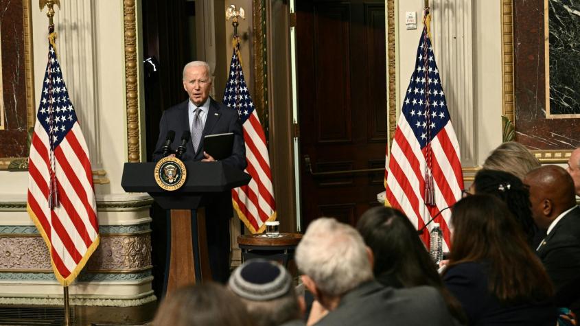 Biden insta a Israel a seguir "normas de la guerra" y pide a Irán tener "cuidado"