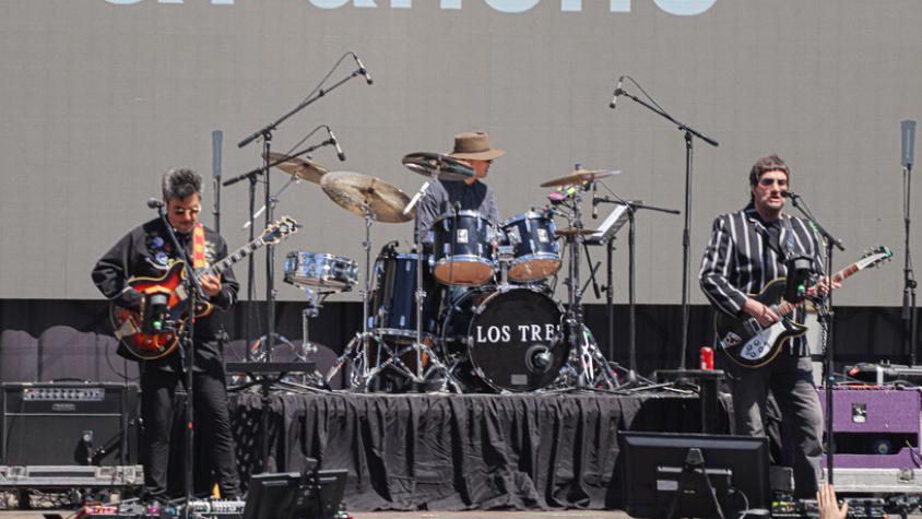 Gratis y en Concepción: Así fue el primer concierto de Los Tres en su retorno con formación original