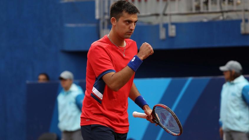 Tomás Barrios arrasa en semifinales y jugará la final de tenis de Santiago 2023