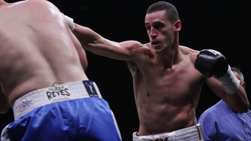 Julio Álamos cae en boxeo de Santiago 2023: Lo venció el primo de Jean Beausejour