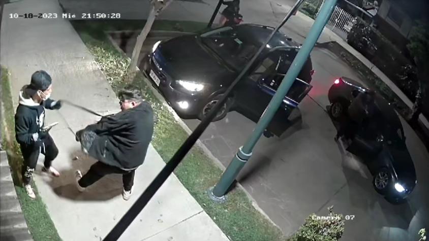 Registran violenta encerrona en Ñuñoa: Usaron pistola para intimidar a pareja Registran violenta encerrona en Ñuñoa: Usaron pistola para intimidar a pareja