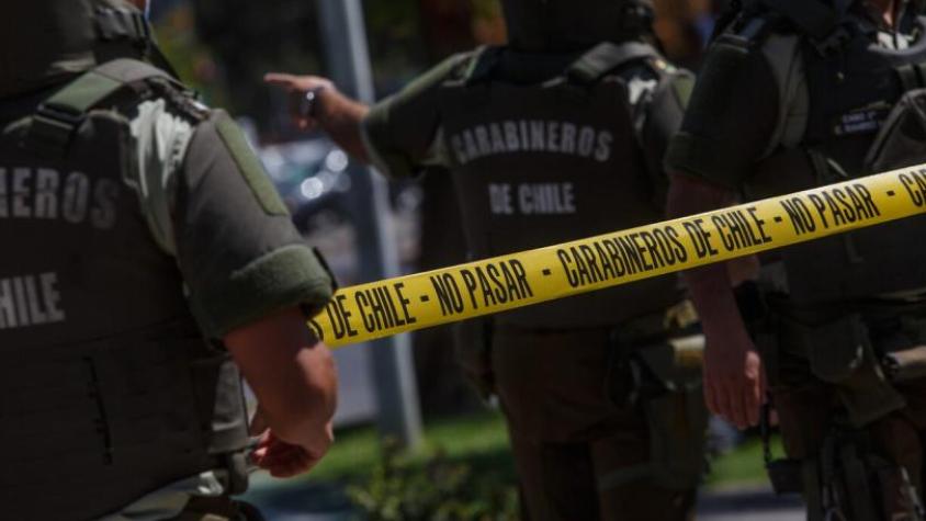 Carabinero de civil es herido a bala tras sufrir asalto en Quinta Normal: Está en riesgo vital