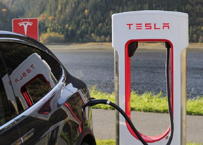 Tesla prepara su arribo a Chile: Se abren vacantes para dos puestos de trabajo