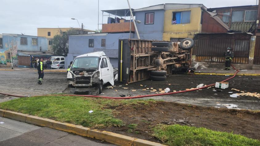 Una persona muere tras choque múltiple en Antofagasta: Hay al menos cuatro lesionados