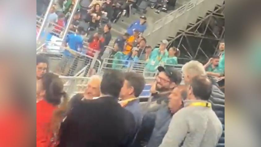 VIDEO | Captan al Presidente Boric jugando al tradicional "Congelao" durante partido de los Panamericanos 
