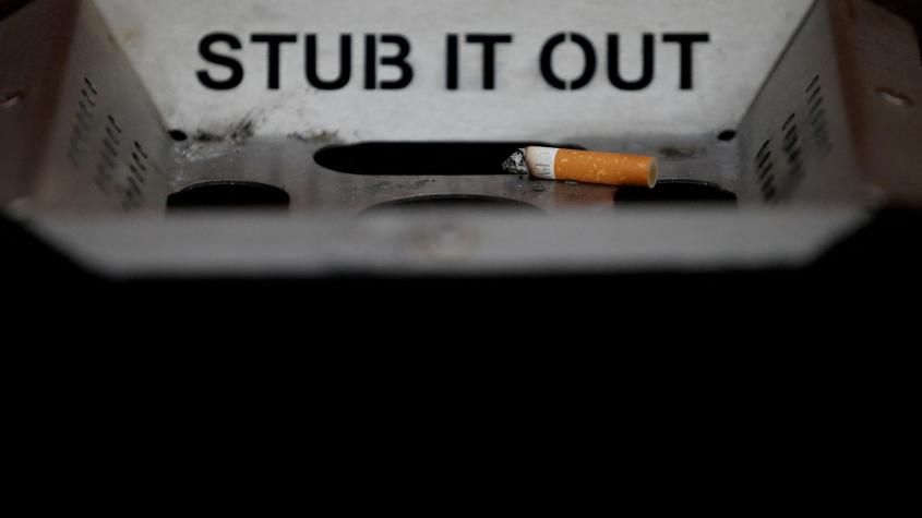 Reino Unido quiere prohibir los cigarrillos a las nuevas generaciones