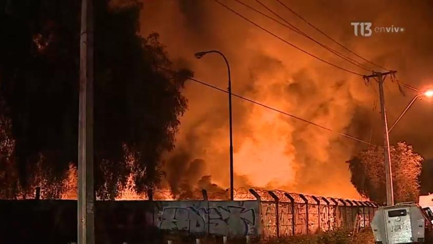 Incendio en Cerrillos afectó bodegas empresariales