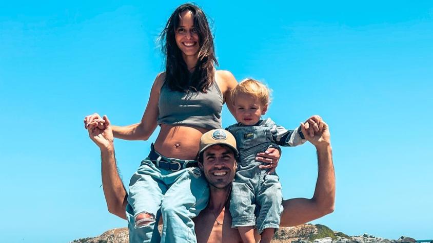 "Donde caben tres, caben cuatro": Juanita Ringeling y Matías Assler revelan que están esperando su segundo hijo