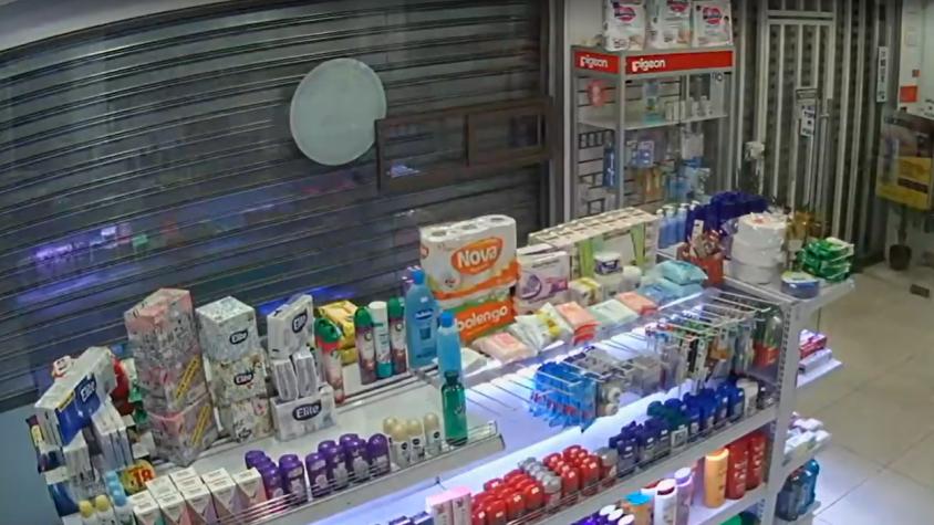 Saqueo y brutal golpiza a locatarios de farmacia