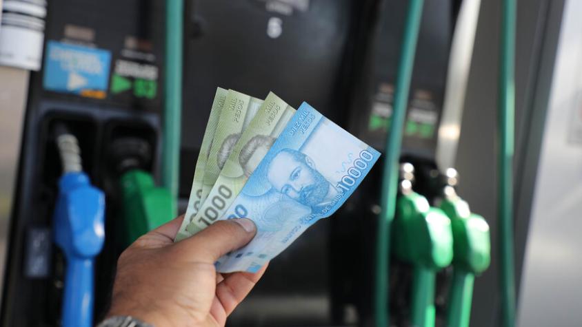 Bencinas volverán a subir 32 pesos por litro a partir de este jueves