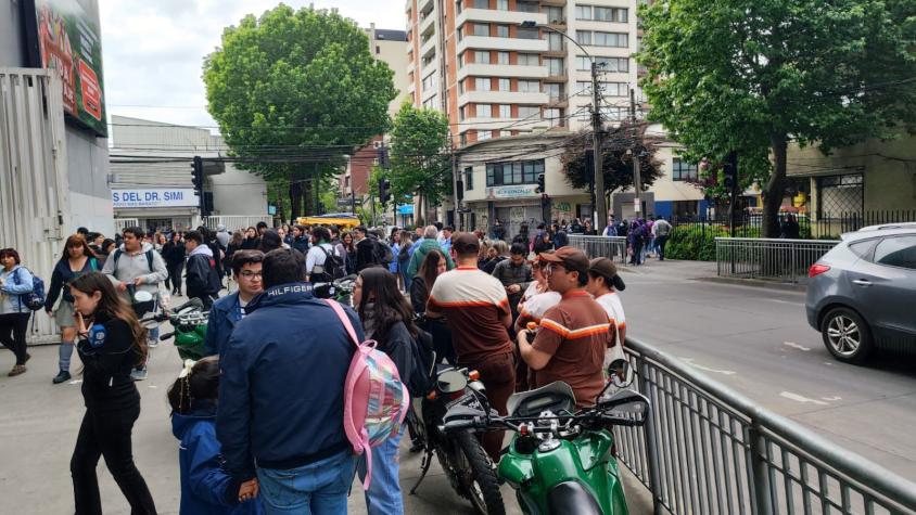 Explosiones y evacuaciones en malls de Concepción: Lo que se sabe hasta el momento de la compleja jornada en el Biobío Explosiones y evacuaciones en malls de Concepción: Lo que se sabe hasta el momento de la compleja jornada en el Biobío