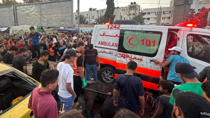 Israel confirma que bombardeó una ambulancia en Gaza y dice que era "usada" por Hamás