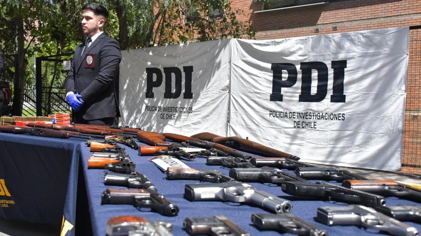 PDI desbarata un taller de fabricación y modificación de armas en Santiago: 12 personas detenidas